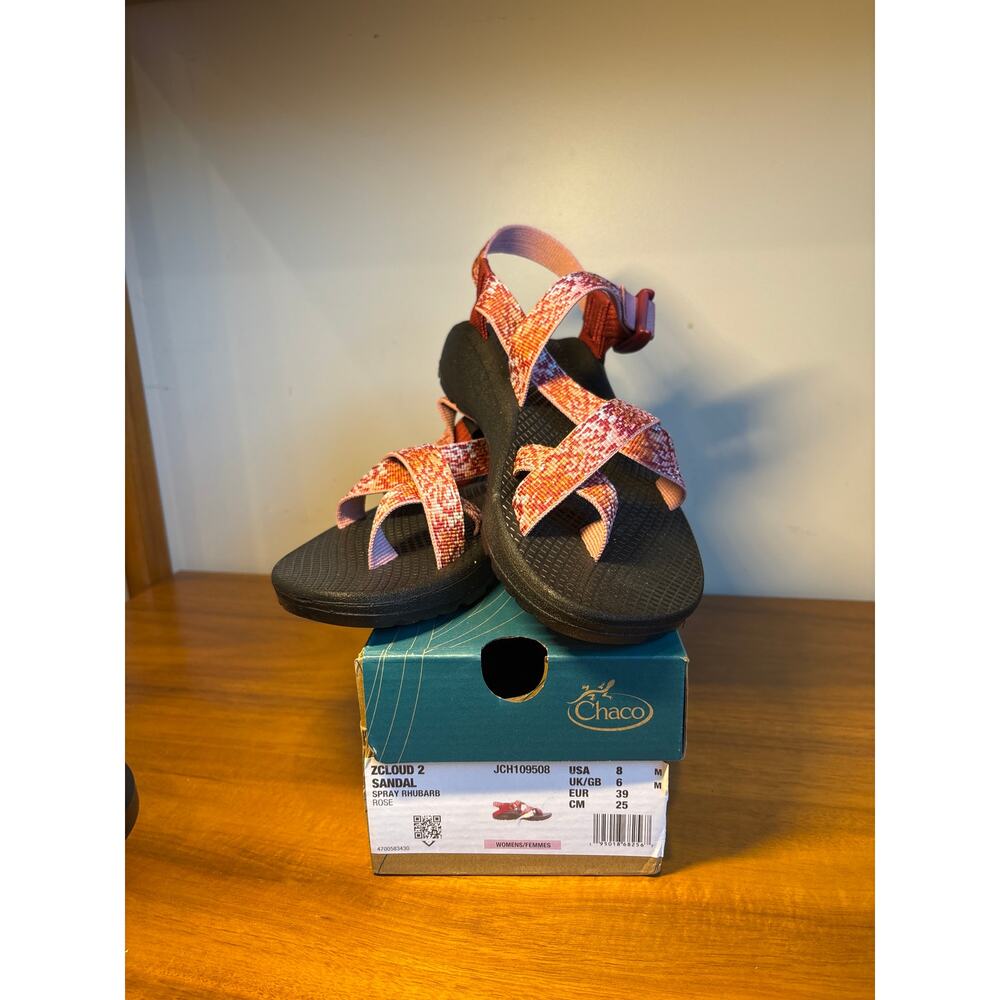 Chaco ZCloud 2 women’s sandal size 8, pink and red straps